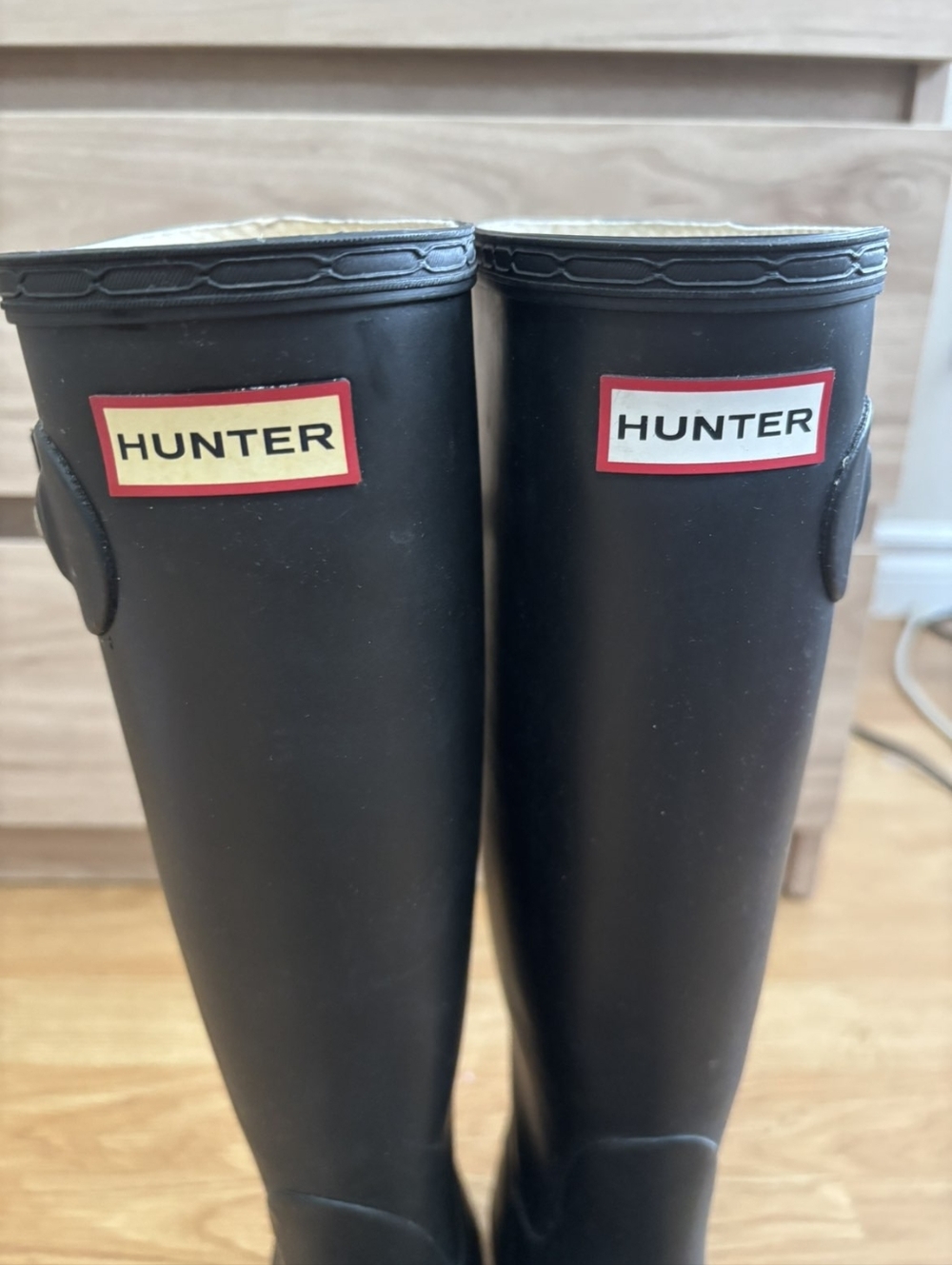 Hunter Tall Rain Boot With Beige Patterned Lining - Picture 4 of 6